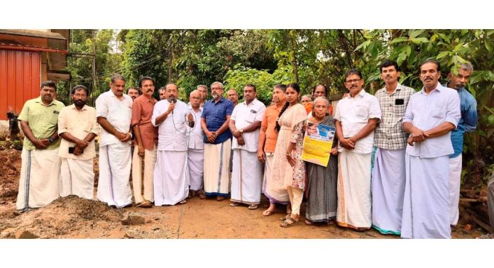 തിരുവല്ല മന്നൻകരച്ചിറയിൽ മൊബൈൽ ടവർ നിർമ്മിക്കുന്നതിനെതിരെ ജനകീയ പ്രതിഷേധം നടന്നു തിരുവല്ല മന്നൻകരച്ചിറയിൽ മൊബൈൽ ടവർ നിർമ്മിക്കുന്നതിനെതിരെ ജനകീയ പ്രതിഷേധം നടന്നു