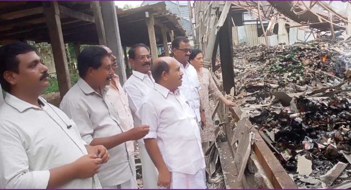 ട്രാവൻകൂർ ഷുഗർസ് ആൻഡ് കെമിക്കൽസ് ഗോഡൗണിൽ നടന്ന തീപിടുത്തം ; സുരക്ഷാ വീഴ്ച ഉണ്ടായിട്ടുണ്ടോ എന്ന് പരിശോധിക്കണം – ജോസഫ് എം. പുതുശ്ശേരി ട്രാവൻകൂർ ഷുഗർസ് ആൻഡ് കെമിക്കൽസ് ഗോഡൗണിൽ നടന്ന തീപിടുത്തം ; സുരക്ഷാ വീഴ്ച ഉണ്ടായിട്ടുണ്ടോ എന്ന് പരിശോധിക്കണം – ജോസഫ് എം. പുതുശ്ശേരി