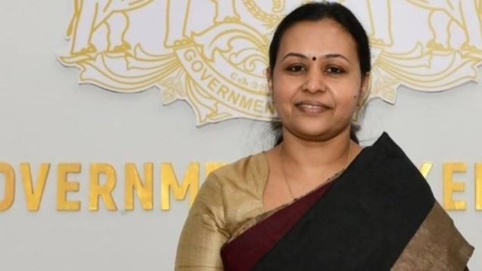 കുടുംബാരോഗ്യ കേന്ദ്രങ്ങളില് കാന്സര് സ്ക്രീനിങ് ആഴ്ചയില് രണ്ടുദിവസം പ്രവര്ത്തിക്കും ; മന്ത്രി വീണാ ജോര്ജ് കുടുംബാരോഗ്യ കേന്ദ്രങ്ങളില് കാന്സര് സ്ക്രീനിങ് ആഴ്ചയില് രണ്ടുദിവസം പ്രവര്ത്തിക്കും ; മന്ത്രി വീണാ ജോര്ജ്