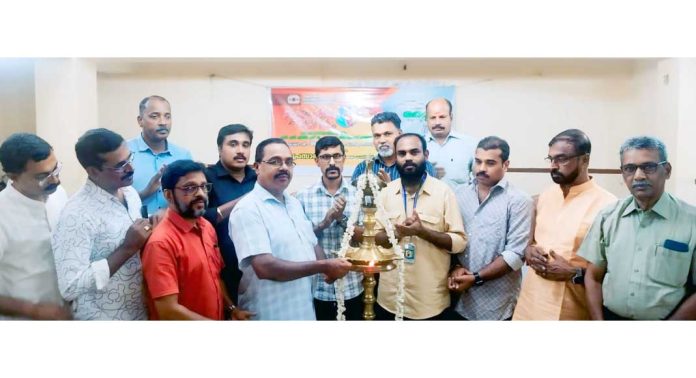 ആൾ കേരള ഫോട്ടോഗ്രാഫേഴ്സ് അസോസിയേഷൻ പത്തനംതിട്ട വെസ്റ്റ് യൂണിറ്റ് കുടംബ സംഗമം നടത്തി ആൾ കേരള ഫോട്ടോഗ്രാഫേഴ്സ് അസോസിയേഷൻ പത്തനംതിട്ട വെസ്റ്റ് യൂണിറ്റ് കുടംബ സംഗമം നടത്തി