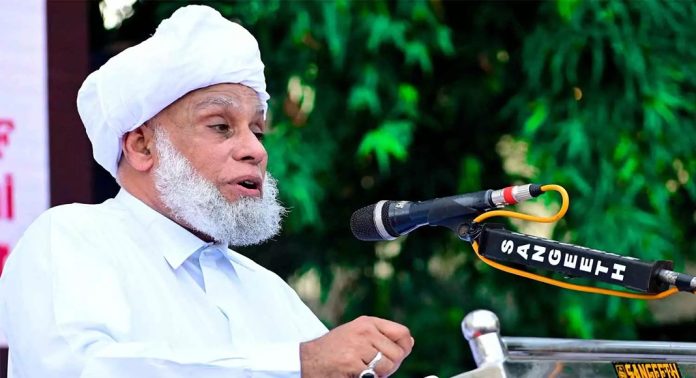 സ്കൂൾ സമയമാറ്റ വിവാദത്തിൽ മന്ത്രി വി ശിവൻകുട്ടിക്കെതിരെ ജിഫ്രി മുത്തുക്കോയ തങ്ങൾ സ്കൂൾ സമയമാറ്റ വിവാദത്തിൽ മന്ത്രി വി ശിവൻകുട്ടിക്കെതിരെ ജിഫ്രി മുത്തുക്കോയ തങ്ങൾ