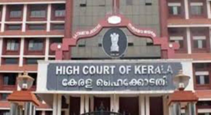 നിയമത്തിന് ഹൈക്കോടതി അംഗീകാരം ; ആശുപത്രി നിരക്കുകള് പ്രദര്ശിപ്പിക്കണം നിയമത്തിന് ഹൈക്കോടതി അംഗീകാരം ; ആശുപത്രി നിരക്കുകള് പ്രദര്ശിപ്പിക്കണം