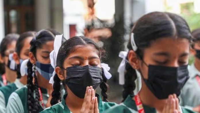 കൊവിഡ് കേസുകള് ഉയരുന്ന സാഹചര്യത്തിൽ പ്രതിരോധ നടപടികളുമായി ആരോഗ്യവകുപ്പ് കൊവിഡ് കേസുകള് ഉയരുന്ന സാഹചര്യത്തിൽ പ്രതിരോധ നടപടികളുമായി ആരോഗ്യവകുപ്പ്