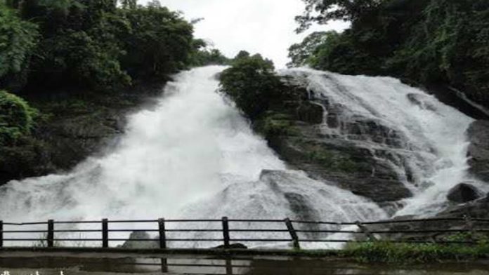 നിര്മാണം പൂര്ത്തീകരിച്ച അതിരപ്പിള്ളി-ചാര്പ്പ മഴവില്പ്പാലം തുറന്ന് കൊടുക്കണമെന്ന ആവശ്യം ശക്തം നിര്മാണം പൂര്ത്തീകരിച്ച അതിരപ്പിള്ളി-ചാര്പ്പ മഴവില്പ്പാലം തുറന്ന് കൊടുക്കണമെന്ന ആവശ്യം ശക്തം