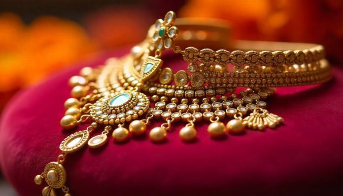 സംസ്ഥാനത്ത് സ്വർണവില റിവേഴ്സ് ഗിയറിൽ തന്നെ സംസ്ഥാനത്ത് സ്വർണവില റിവേഴ്സ് ഗിയറിൽ തന്നെ