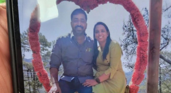 കോട്ടയം ഈരാറ്റുപേട്ടയിൽ ദമ്പതികളെ മരിച്ചനിലയിൽ കണ്ടെത്തി കോട്ടയം ഈരാറ്റുപേട്ടയിൽ ദമ്പതികളെ മരിച്ചനിലയിൽ കണ്ടെത്തി