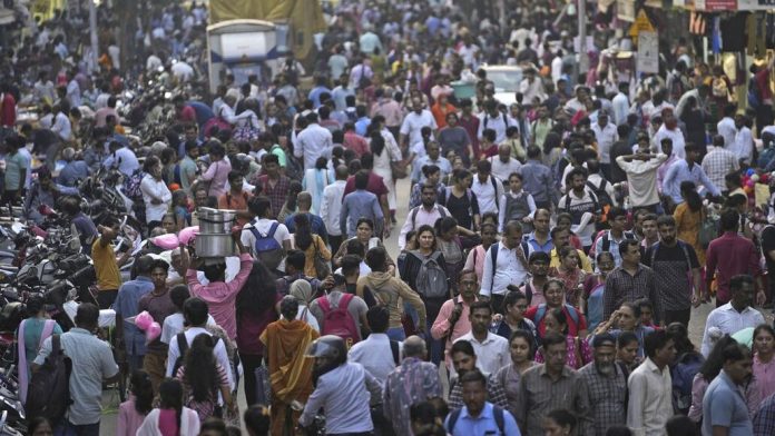 ആൾക്കൂട്ട നിയന്ത്രണത്തിന് പുതിയ നിയമം കൊണ്ടുവരാൻ കർണാടക സർക്കാർ ആൾക്കൂട്ട നിയന്ത്രണത്തിന് പുതിയ നിയമം കൊണ്ടുവരാൻ കർണാടക സർക്കാർ