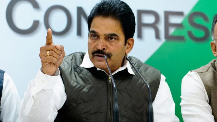 ഉത്തര്പ്രദേശിലും ബിഹാറിലും പറയുന്ന കാര്യങ്ങളാണ് മോദി കേരളത്തില് വന്ന് പറയുന്നത് : കെ സി വേണുഗോപാൽ ഉത്തര്പ്രദേശിലും ബിഹാറിലും പറയുന്ന കാര്യങ്ങളാണ് മോദി കേരളത്തില് വന്ന് പറയുന്നത് : കെ സി വേണുഗോപാൽ