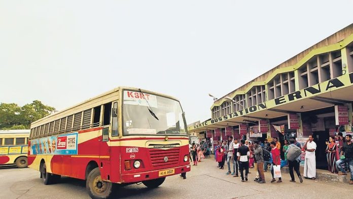 മാലിന്യം വലിച്ചെറിയരുത് ; വേസ്റ്റ് ബിൻ സജ്ജമാക്കി കെഎസ്ആർടിസി മാലിന്യം വലിച്ചെറിയരുത് ; വേസ്റ്റ് ബിൻ സജ്ജമാക്കി കെഎസ്ആർടിസി