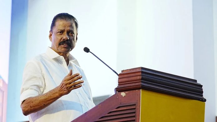 ഹൈക്കോടതി ഉത്തരവ് ഗവർണ്ണർമാരുടെ നേതൃത്വത്തിൽ നടക്കുന്ന കാവിവത്കരണത്തിന് ഏറ്റ കനത്ത തിരിച്ചടിയെന്ന് എം വി ഗോവിന്ദൻ ഹൈക്കോടതി ഉത്തരവ് ഗവർണ്ണർമാരുടെ നേതൃത്വത്തിൽ നടക്കുന്ന കാവിവത്കരണത്തിന് ഏറ്റ കനത്ത തിരിച്ചടിയെന്ന് എം വി ഗോവിന്ദൻ