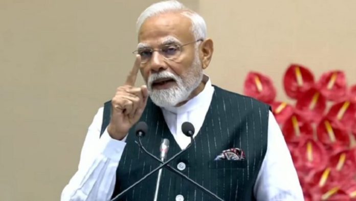 രാജ്യത്തെ ജനങ്ങളെ അഭിസംബോധന ചെയ്ത് പ്രധാനമന്ത്രി നരേന്ദ്ര മോദി രാജ്യത്തെ ജനങ്ങളെ അഭിസംബോധന ചെയ്ത് പ്രധാനമന്ത്രി നരേന്ദ്ര മോദി