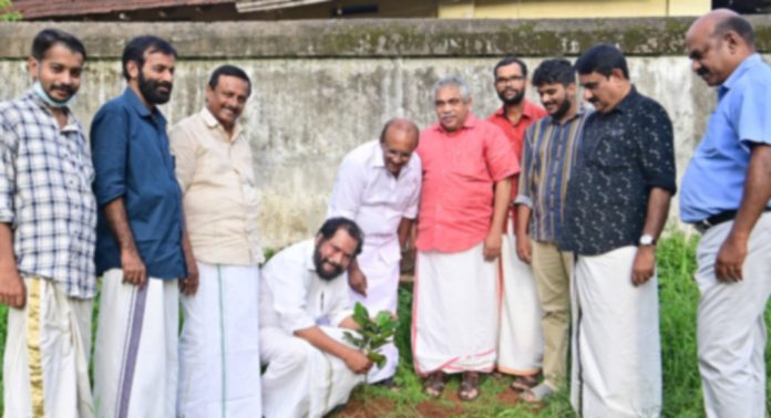 ലോകപരിസ്ഥിതി ദിനം ; സി.പി.ഐ (എം) നേതൃത്വത്തിൽ ജില്ലയിലെ വിവിധ കേന്ദ്രങ്ങളിൽ പരിസ്ഥിതി ദിനാഘോഷവും വ്യക്ഷത്തൈനടീലും നടത്തി ലോകപരിസ്ഥിതി ദിനം ; സി.പി.ഐ (എം) നേതൃത്വത്തിൽ ജില്ലയിലെ വിവിധ കേന്ദ്രങ്ങളിൽ പരിസ്ഥിതി ദിനാഘോഷവും വ്യക്ഷത്തൈനടീലും നടത്തി
