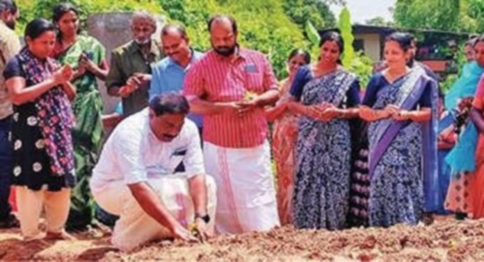 പുലിയൂർ മാതൃകാ കുടുംബശ്രീയുടെ ഓണക്കനി നിറപ്പൊലിമ പദ്ധതി ഉദ്ഘാടനം ചെയ്തു പുലിയൂർ മാതൃകാ കുടുംബശ്രീയുടെ ഓണക്കനി നിറപ്പൊലിമ പദ്ധതി ഉദ്ഘാടനം ചെയ്തു