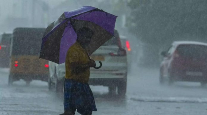 ഒറ്റപ്പെട്ട ശക്തമായ മഴ ലഭിക്കാൻ സാധ്യത ; കണ്ണൂർ , കാസർഗോഡ് ജില്ലകളിൽ യെല്ലോ അലർട്ട് ഒറ്റപ്പെട്ട ശക്തമായ മഴ ലഭിക്കാൻ സാധ്യത ; കണ്ണൂർ , കാസർഗോഡ് ജില്ലകളിൽ യെല്ലോ അലർട്ട്