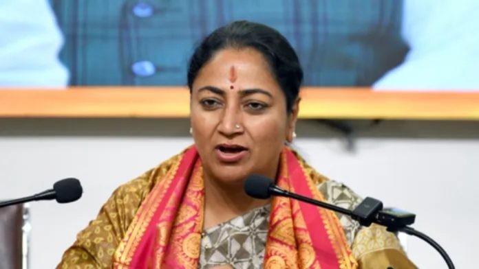 ഡൽഹിയിലെ എല്ലാ സർക്കാർ ഓഫീസുകളിലും ആഴ്ചയിൽ രണ്ട് ദിവസം വർക്ക് ഫ്രം ഹോം നടപ്പാക്കുമെന്ന് മുഖ്യമന്ത്രി രേഖ ഗുപ്ത ഡൽഹിയിലെ എല്ലാ സർക്കാർ ഓഫീസുകളിലും ആഴ്ചയിൽ രണ്ട് ദിവസം വർക്ക് ഫ്രം ഹോം നടപ്പാക്കുമെന്ന് മുഖ്യമന്ത്രി രേഖ ഗുപ്ത