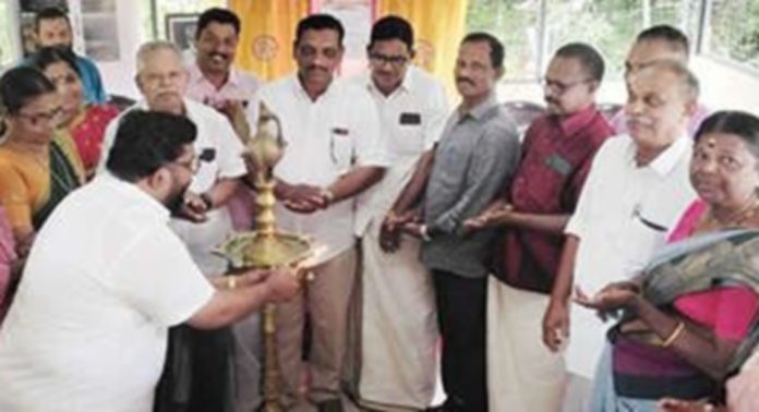 വിശ്വകർമ സമുദായത്തിന് നീതി നിഷേധിക്കുന്ന രാഷ്ട്രീയ പ്രസ്ഥാനങ്ങൾക്കെതിരേ വിട്ടുവീഴ്ച ഇല്ലാത്ത നിലപാട് സ്വീകരിക്കും ; അഖില കേരള വിശ്വകർമ മഹാസഭ വിശ്വകർമ സമുദായത്തിന് നീതി നിഷേധിക്കുന്ന രാഷ്ട്രീയ പ്രസ്ഥാനങ്ങൾക്കെതിരേ വിട്ടുവീഴ്ച ഇല്ലാത്ത നിലപാട് സ്വീകരിക്കും ; അഖില കേരള വിശ്വകർമ മഹാസഭ