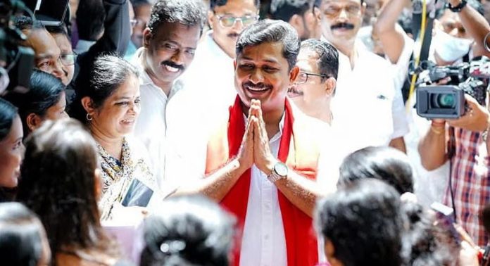 ഭരണവിരുദ്ധ തരംഗത്തില് കാലിടറി എൽഡിഎഫും സ്വരാജും ഭരണവിരുദ്ധ തരംഗത്തില് കാലിടറി എൽഡിഎഫും സ്വരാജും