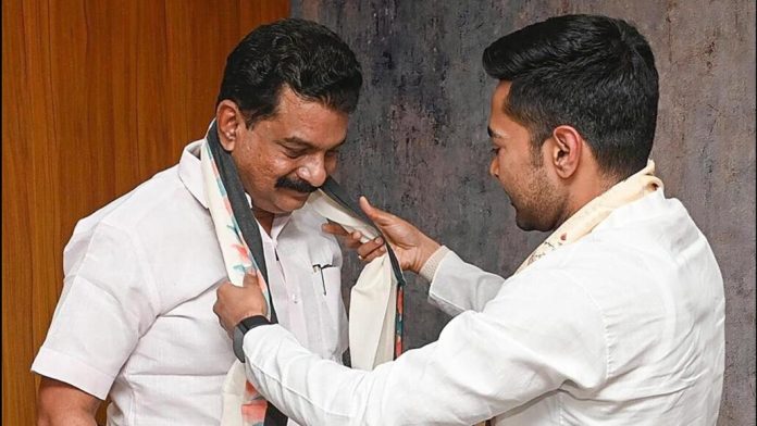 തൃണമൂൽ കോൺഗ്രസ് സ്ഥാനാർഥിയായ പി.വി. അൻവർ തിങ്കളാഴ്ച പത്രിക സമർപ്പിക്കും തൃണമൂൽ കോൺഗ്രസ് സ്ഥാനാർഥിയായ പി.വി. അൻവർ തിങ്കളാഴ്ച പത്രിക സമർപ്പിക്കും