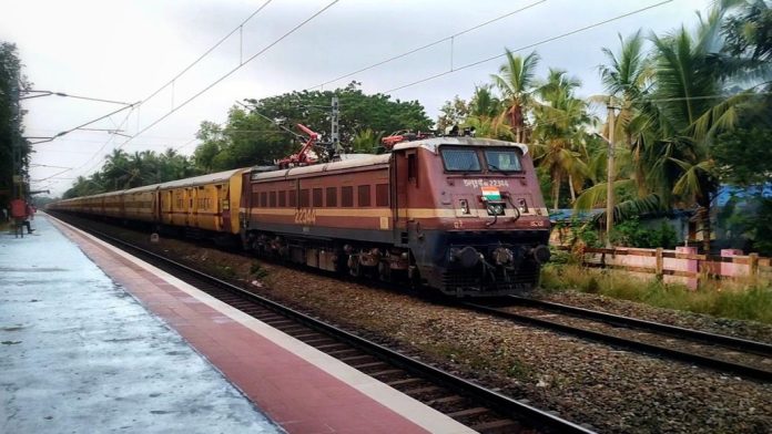 തിരുവനന്തപുരം – മംഗലാപുരം മാവേലി എക്സ്പ്രസിലെ യാത്രക്കാരിയുടെ ബാഗ് മോഷ്ടിച്ച പ്രതി പിടിയിൽ തിരുവനന്തപുരം – മംഗലാപുരം മാവേലി എക്സ്പ്രസിലെ യാത്രക്കാരിയുടെ ബാഗ് മോഷ്ടിച്ച പ്രതി പിടിയിൽ