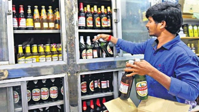 വയനാട് തൊണ്ടർനാട് ചീപ്പാട് ബിവറേജസിലെ മോഷണ കേസിൽ വൻ വഴിത്തിരിവ് വയനാട് തൊണ്ടർനാട് ചീപ്പാട് ബിവറേജസിലെ മോഷണ കേസിൽ വൻ വഴിത്തിരിവ്