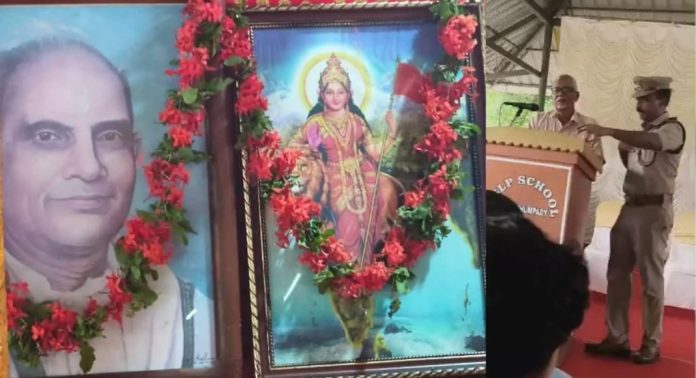 എൻഎസ്എസ് പരിപാടിയിൽ ഭാരതാംബയുടെ ചിത്രം വെക്കാൻ ശ്രമിച്ചു ; ആർഎസ്എസ് നേതാവിനെ ഇറക്കിവിട്ടു എൻഎസ്എസ് പരിപാടിയിൽ ഭാരതാംബയുടെ ചിത്രം വെക്കാൻ ശ്രമിച്ചു ; ആർഎസ്എസ് നേതാവിനെ ഇറക്കിവിട്ടു