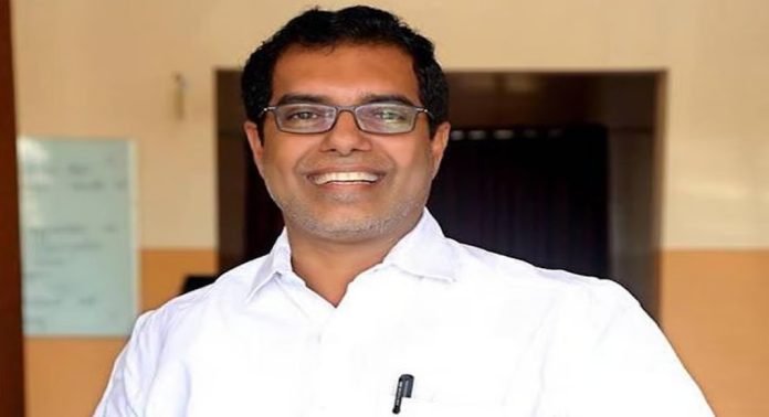 ഭാരതാംബയെ ദേശീയ ചിഹ്നമാകണമെന്ന ആവശ്യവുമായി ബിജെപി ദേശീയ വൈസ് പ്രസിഡന്റ് എ പി അബ്ദുള്ളക്കുട്ടി ഭാരതാംബയെ ദേശീയ ചിഹ്നമാകണമെന്ന ആവശ്യവുമായി ബിജെപി ദേശീയ വൈസ് പ്രസിഡന്റ് എ പി അബ്ദുള്ളക്കുട്ടി