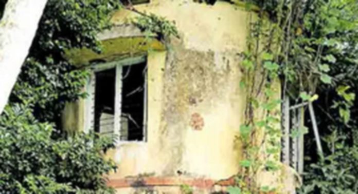 അഴകനാൽ ശുദ്ധജല വിതരണ പദ്ധതിയുടെ കിണറും പമ്പ്ഹൗസും നാശാവസ്ഥയില് അഴകനാൽ ശുദ്ധജല വിതരണ പദ്ധതിയുടെ കിണറും പമ്പ്ഹൗസും നാശാവസ്ഥയില്