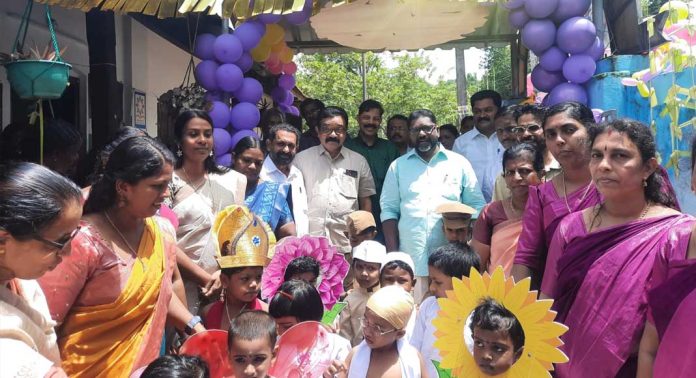സ്റ്റാര്സ് വര്ണകൂടാരവുമായി ഏറത്ത് പഞ്ചായത്ത് സ്റ്റാര്സ് വര്ണകൂടാരവുമായി ഏറത്ത് പഞ്ചായത്ത്