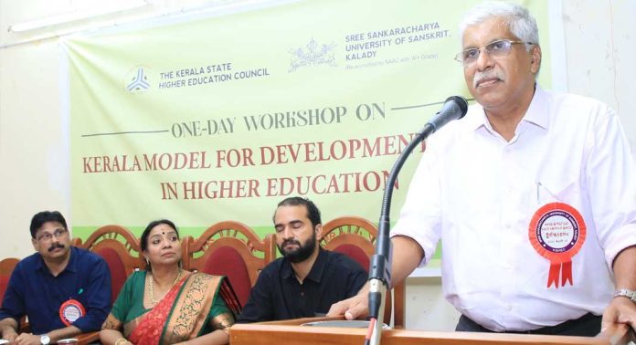 സ്കിൽ ഡെവലപ്മെന്റ് കോഴ്സുകൾക്ക് സർവ്വകലാശാലകൾ പ്രാധാന്യം നൽകണം ; ഡോ. രാജൻ വർഗീസ് സ്കിൽ ഡെവലപ്മെന്റ് കോഴ്സുകൾക്ക് സർവ്വകലാശാലകൾ പ്രാധാന്യം നൽകണം ; ഡോ. രാജൻ വർഗീസ്