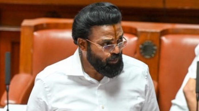 മോദി അധികാരത്തിൽ എത്തുന്നതിന് മുൻപ് ഇന്ത്യ ഭിക്ഷക്കാരുടെയും നാടോടികളുടെയും രാജ്യം – കർണാടക മുൻമന്ത്രി ശ്രീരാമലു മോദി അധികാരത്തിൽ എത്തുന്നതിന് മുൻപ് ഇന്ത്യ ഭിക്ഷക്കാരുടെയും നാടോടികളുടെയും രാജ്യം – കർണാടക മുൻമന്ത്രി ശ്രീരാമലു