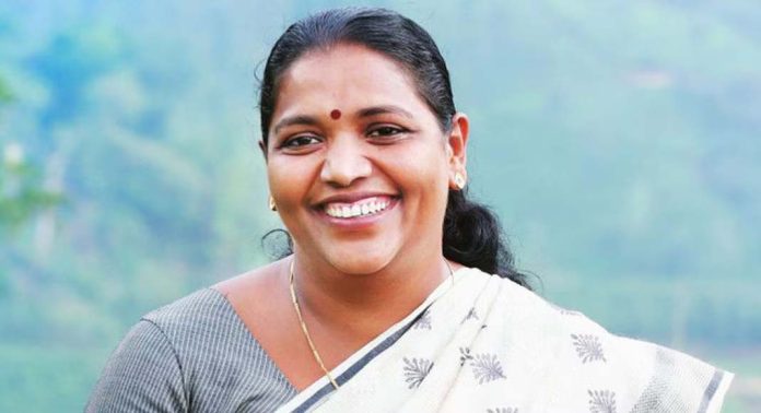 സിപിഐ നേതാവ് ഇ.എസ് ബിജിമോൾക്ക് വിലക്ക് ഏർപ്പെടുത്തി സംസ്ഥാന എക്സിക്യൂട്ടീവ് സിപിഐ നേതാവ് ഇ.എസ് ബിജിമോൾക്ക് വിലക്ക് ഏർപ്പെടുത്തി സംസ്ഥാന എക്സിക്യൂട്ടീവ്