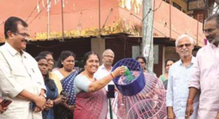 കുറ്റൂർ ഗ്രാമപഞ്ചായത്തില് ബോട്ടിൽ ബൂത്തുകൾ ഉദ്ഘാടനം ചെയ്തു കുറ്റൂർ ഗ്രാമപഞ്ചായത്തില് ബോട്ടിൽ ബൂത്തുകൾ ഉദ്ഘാടനം ചെയ്തു