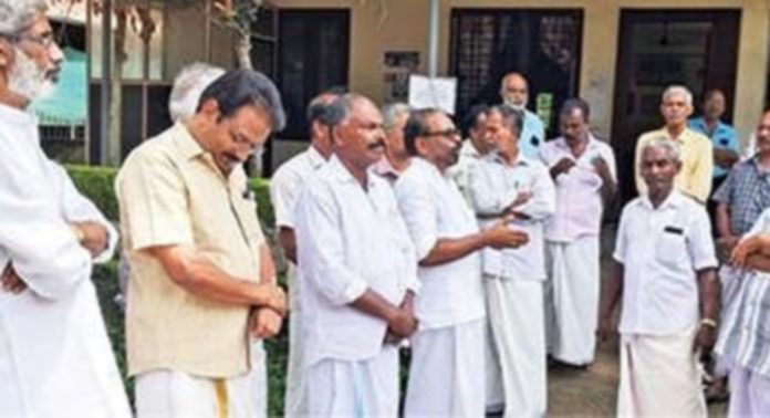 ബുധനൂർ സഹകരണ ബാങ്കിനു മുന്നിൽ നിക്ഷേപക കൂട്ടായ്മ താലൂക്ക് കമ്മിറ്റിയുടെ നേതൃത്വത്തിൽ സമരം നടത്തി ബുധനൂർ സഹകരണ ബാങ്കിനു മുന്നിൽ നിക്ഷേപക കൂട്ടായ്മ താലൂക്ക് കമ്മിറ്റിയുടെ നേതൃത്വത്തിൽ സമരം നടത്തി