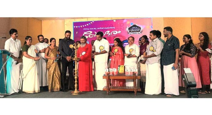 നാം ആർജിക്കുന്ന അറിവിനെ ഉൾവെളിച്ചമാക്കി മാറ്റണം ; സഖറിയാസ് മാർ അപ്രേം മെത്രാപ്പോലീത്ത നാം ആർജിക്കുന്ന അറിവിനെ ഉൾവെളിച്ചമാക്കി മാറ്റണം ; സഖറിയാസ് മാർ അപ്രേം മെത്രാപ്പോലീത്ത