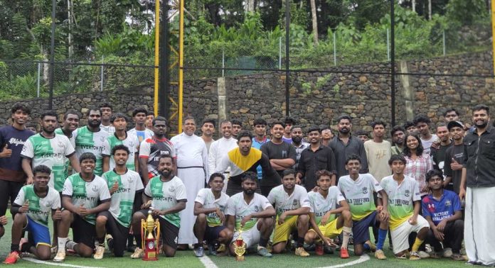 സി എസ് ഐ യുവജന പ്രസ്ഥാനം കുമ്പളാം പൊയ്ക വൈദിക ജില്ല മൺസൂൺ ഫുട്ബോൾ ടൂർണമെന്റ് സംഘടിപ്പിച്ചു സി എസ് ഐ യുവജന പ്രസ്ഥാനം കുമ്പളാം പൊയ്ക വൈദിക ജില്ല മൺസൂൺ ഫുട്ബോൾ ടൂർണമെന്റ് സംഘടിപ്പിച്ചു