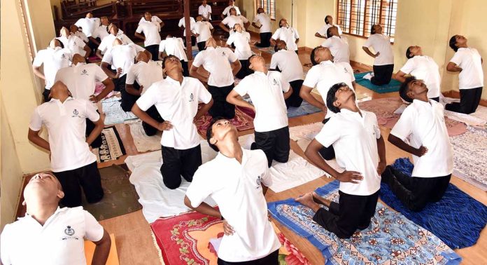 പത്തനംതിട്ട മാർത്തോമ്മ ഹയർ സെക്കണ്ടറി സ്കൂൾ എസ്.പി.സി. യൂണിറ്റിൻ്റെ നേതൃത്വത്തിൽ യോഗാ ദിനാഘോഷ പരിപാടികൾ നടത്തി പത്തനംതിട്ട മാർത്തോമ്മ ഹയർ സെക്കണ്ടറി സ്കൂൾ എസ്.പി.സി. യൂണിറ്റിൻ്റെ നേതൃത്വത്തിൽ യോഗാ ദിനാഘോഷ പരിപാടികൾ നടത്തി