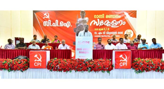 ജനവിരുദ്ധവും തൊഴിലാളി വിരുദ്ധവുമായ നയങ്ങൾ നടപ്പിലാക്കിയിട്ടുള്ള ഒരു സർക്കാർ രാജ്യത്ത് അധികാരത്തിൽ ഉണ്ടായിട്ടില്ലെന്ന് സി.പി.ഐ ജനവിരുദ്ധവും തൊഴിലാളി വിരുദ്ധവുമായ നയങ്ങൾ നടപ്പിലാക്കിയിട്ടുള്ള ഒരു സർക്കാർ രാജ്യത്ത് അധികാരത്തിൽ ഉണ്ടായിട്ടില്ലെന്ന് സി.പി.ഐ