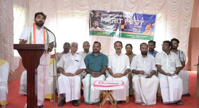 വിദ്യാര്ത്ഥികള് സ്വപ്നം കാണേണ്ടവര് : ചാണ്ടി ഉമ്മന് വിദ്യാര്ത്ഥികള് സ്വപ്നം കാണേണ്ടവര് : ചാണ്ടി ഉമ്മന്