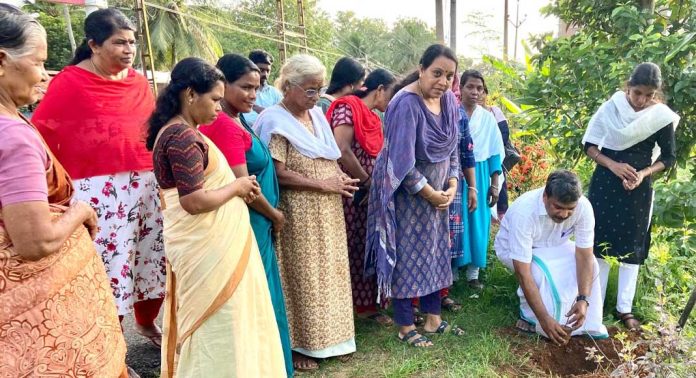 നഗരസഭ 25-വാർഡ് എ ഡി എസിന്റെ നേതൃത്വത്തിൽ പരിസ്ഥിതി ദിന പരിപാടികൾ നടന്നു നഗരസഭ 25-വാർഡ് എ ഡി എസിന്റെ നേതൃത്വത്തിൽ പരിസ്ഥിതി ദിന പരിപാടികൾ നടന്നു