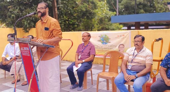 വള്ളംകുളം ജനകീയരോഗ്യകേന്ദ്രത്തില് ജില്ലാതല യോഗദിനാചരണം നടത്തി വള്ളംകുളം ജനകീയരോഗ്യകേന്ദ്രത്തില് ജില്ലാതല യോഗദിനാചരണം നടത്തി