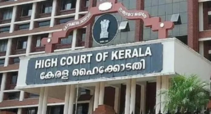 ഫോൺ ചോർത്തൽ വിവാദത്തിൽ പി.വി അൻവറിന് ഹൈക്കോടതിയുടെ രൂക്ഷ വിമർശനം ഫോൺ ചോർത്തൽ വിവാദത്തിൽ പി.വി അൻവറിന് ഹൈക്കോടതിയുടെ രൂക്ഷ വിമർശനം