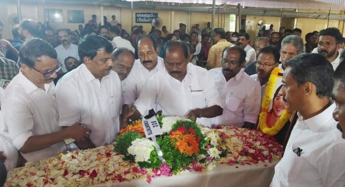 രഞ്ജിത ജി. നായര്ക്ക് പത്തനംതിട്ട ഡി.സി.സി ആദരാജ്ഞലികള് അര്പ്പിച്ചു രഞ്ജിത ജി. നായര്ക്ക് പത്തനംതിട്ട ഡി.സി.സി ആദരാജ്ഞലികള് അര്പ്പിച്ചു