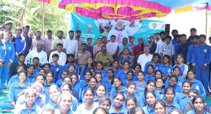 യോഗയുടെ പരിസ്ഥിതി സൗഹൃദ മൂല്യങ്ങളെ ഉയർത്തി കാട്ടിയ ഹരിത യോഗ പരിപാടി യോഗയുടെ പരിസ്ഥിതി സൗഹൃദ മൂല്യങ്ങളെ ഉയർത്തി കാട്ടിയ ഹരിത യോഗ പരിപാടി