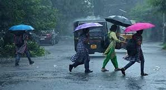 മഴ മുന്നറിയിപ്പിൽ വീണ്ടും മാറ്റം ; ഇന്ന് രണ്ട് ജില്ലകളിൽ തീവ്രമഴ മുന്നറിയിപ്പ് മഴ മുന്നറിയിപ്പിൽ വീണ്ടും മാറ്റം ; ഇന്ന് രണ്ട് ജില്ലകളിൽ തീവ്രമഴ മുന്നറിയിപ്പ്