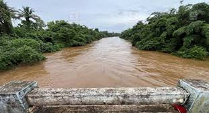 സംസ്ഥാനത്ത് ഈ നദിതീരങ്ങളില് പ്രളയ സാധ്യത മുന്നറിയിപ്പ് സംസ്ഥാനത്ത് ഈ നദിതീരങ്ങളില് പ്രളയ സാധ്യത മുന്നറിയിപ്പ്