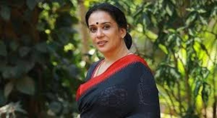 മറ്റൊരു സംസ്ഥാനവും ചിന്തിക്കാത്ത കാര്യം ചെയ്ത സർക്കാരിനോട് ചോദ്യം ചോദിക്കുമ്പോൾ കൂടുതൽ ഉത്തരവാദിത്തം കാണിക്കണം ; മാലാ പാർവതി മറ്റൊരു സംസ്ഥാനവും ചിന്തിക്കാത്ത കാര്യം ചെയ്ത സർക്കാരിനോട് ചോദ്യം ചോദിക്കുമ്പോൾ കൂടുതൽ ഉത്തരവാദിത്തം കാണിക്കണം ; മാലാ പാർവതി
