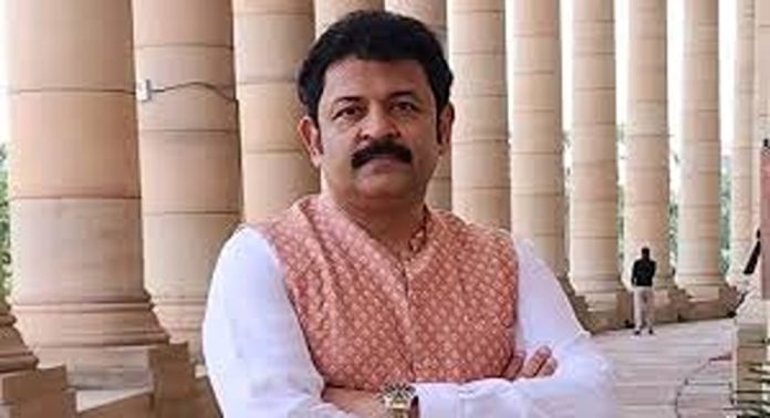 ജീവനക്കാർ കസ്റ്റമേഴ്സുമായി നേരിട്ട് ഇടപാട് നടത്തിയിരുന്നതായി ജി.കൃഷ്ണകുമാർ ജീവനക്കാർ കസ്റ്റമേഴ്സുമായി നേരിട്ട് ഇടപാട് നടത്തിയിരുന്നതായി ജി.കൃഷ്ണകുമാർ