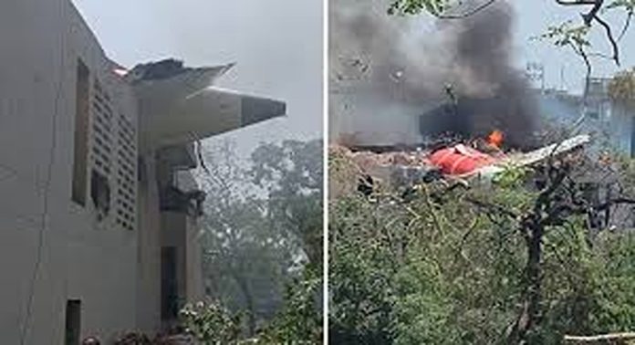അഹമ്മദാബാദ് വിമാനാപകടത്തിന്റെ കാരണം കണ്ടെത്താനുള്ള ശ്രമം കൂടുതല് സങ്കീര്ണതയിലേക്ക് : വിമാനത്തിൻ്റെ ബ്ലാക്ക് ബോക്സിന് കേടുപാട് അഹമ്മദാബാദ് വിമാനാപകടത്തിന്റെ കാരണം കണ്ടെത്താനുള്ള ശ്രമം കൂടുതല് സങ്കീര്ണതയിലേക്ക് : വിമാനത്തിൻ്റെ ബ്ലാക്ക് ബോക്സിന് കേടുപാട്