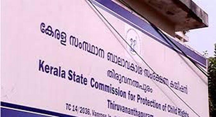 എട്ട് വയസ്സുകാരന് നല്കിയ ഗുളികക്കുള്ളില് ലോഹക്കഷണം കണ്ടെത്തിയ സംഭവം ; ബാലാവകാശ കമ്മിഷന് കേസ്സെടുത്തു എട്ട് വയസ്സുകാരന് നല്കിയ ഗുളികക്കുള്ളില് ലോഹക്കഷണം കണ്ടെത്തിയ സംഭവം ; ബാലാവകാശ കമ്മിഷന് കേസ്സെടുത്തു