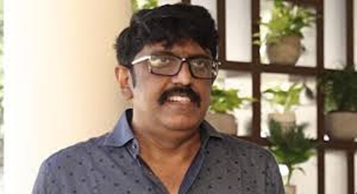 സിനിമ പേര് മാത്രമല്ല കഥാപാത്രത്തിന്റ പേരും മാറ്റണമെന്ന് കേന്ദ്ര സെൻസർ ബോർഡ് പറഞ്ഞിട്ടുണ്ടെന്ന് ബി ഉണ്ണികൃഷ്ണൻ സിനിമ പേര് മാത്രമല്ല കഥാപാത്രത്തിന്റ പേരും മാറ്റണമെന്ന് കേന്ദ്ര സെൻസർ ബോർഡ് പറഞ്ഞിട്ടുണ്ടെന്ന് ബി ഉണ്ണികൃഷ്ണൻ